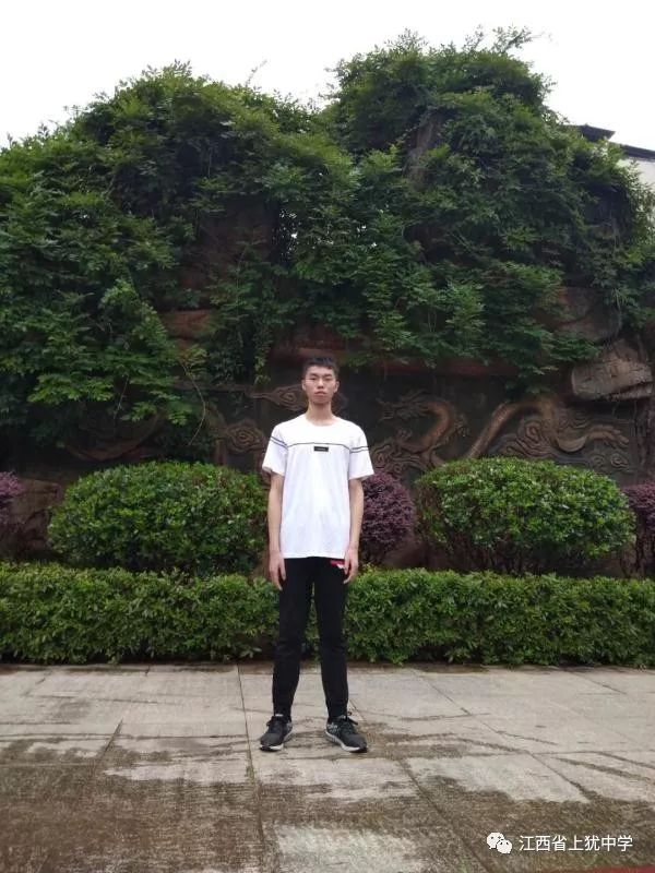 我县高考再创佳绩 上犹中学廖家顺同学被北京大学录取!