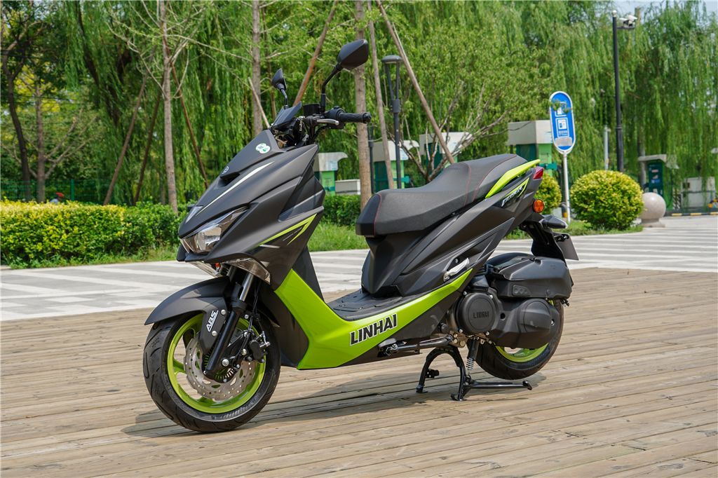 实拍测评一直颇受瞩目的运动踏板车林海power175