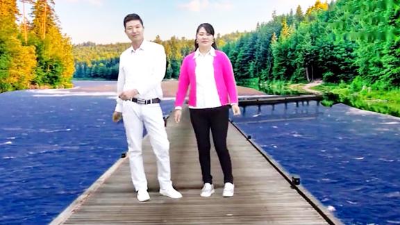 贵州山歌对唱水城车站闪得宽