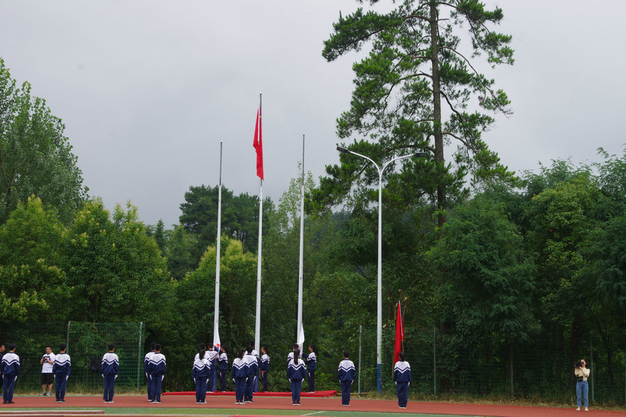 2019年黔东南州高级中学学生中国人保财险杯篮球运动会在麻江一中开幕