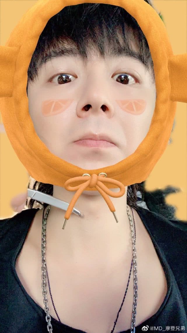 刘宇宁带新歌如约参加天天向上粉丝夸张应援站满整整一条街