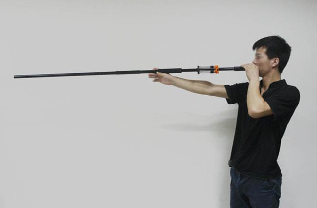 吹箭:这款暗器不管是古代还是现在都很实用,它整体的运作方式就是