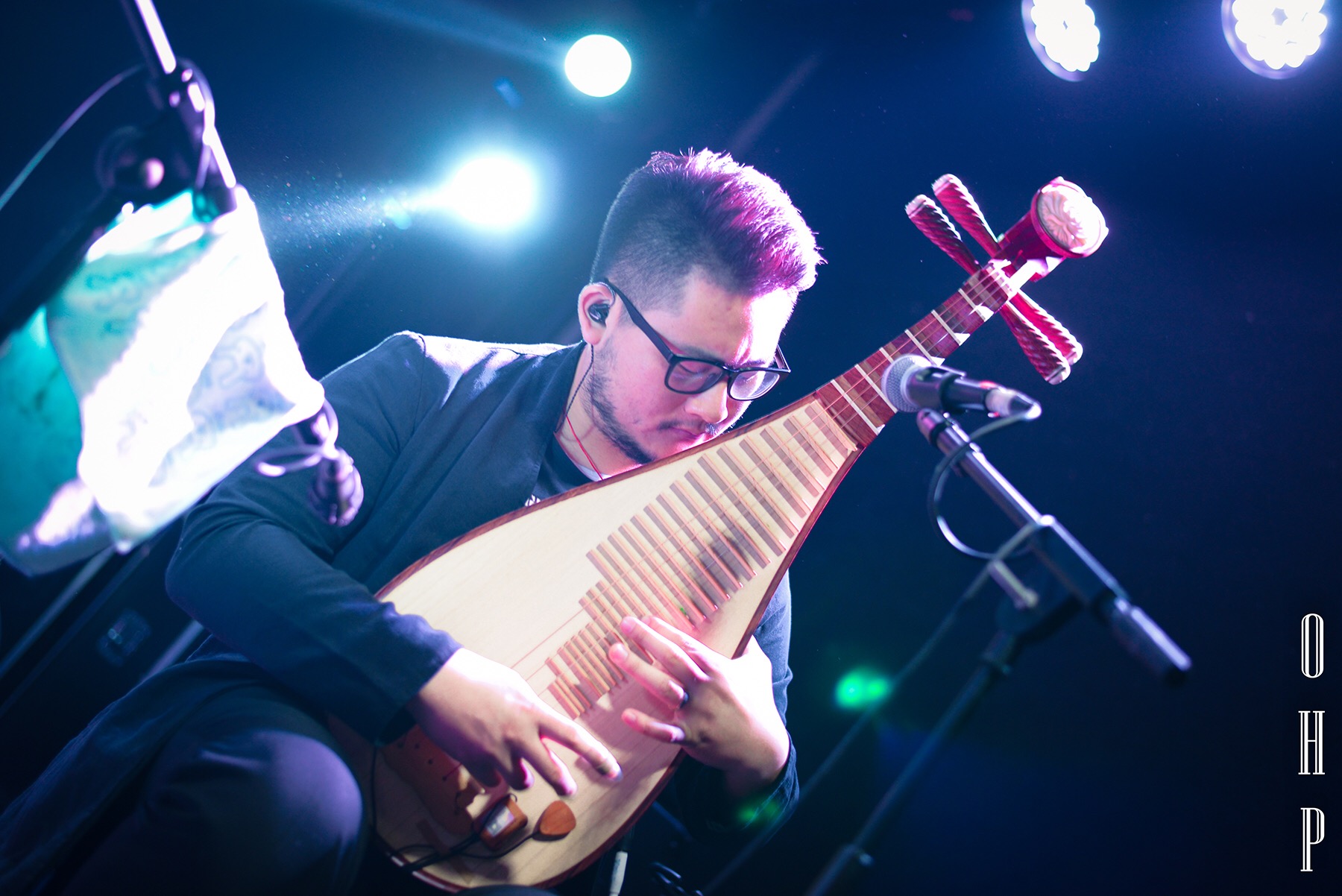 衣湿乐队正式签约北河三 "呛辣"方言酿制"上头"音乐