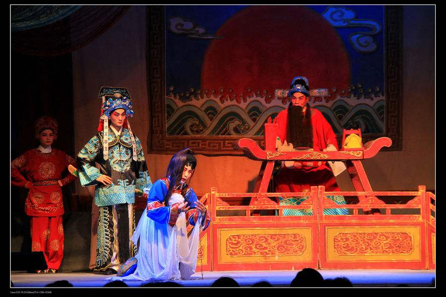 《十五贯》里无锡知县审理所谓通奸谋杀案错在哪里