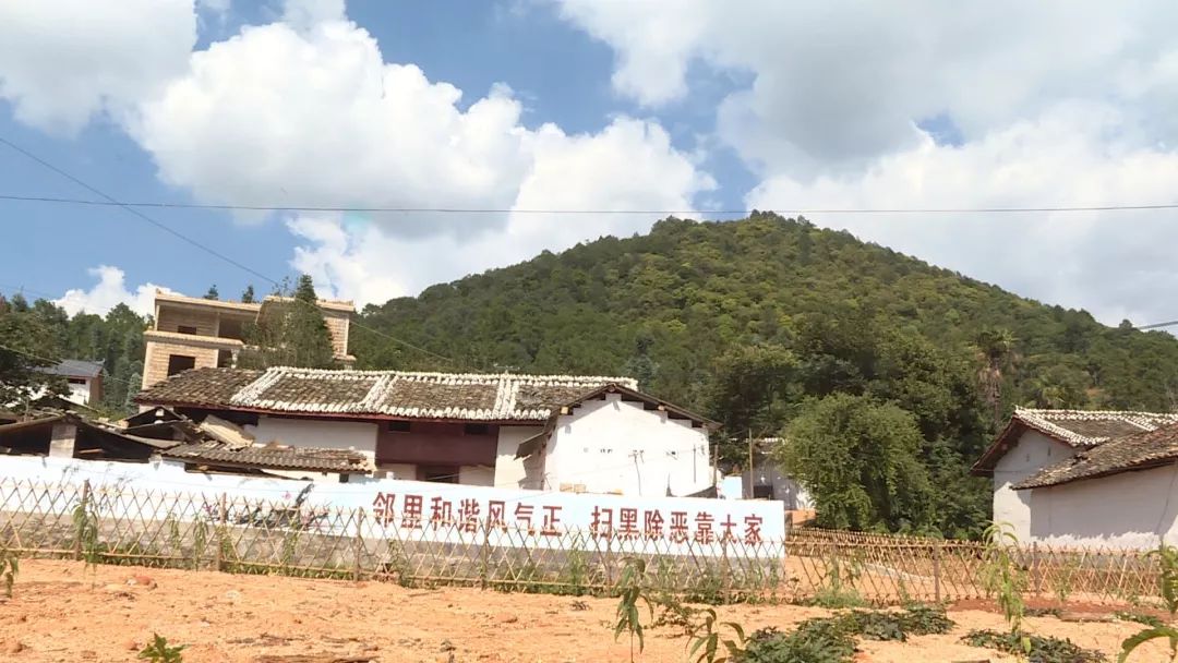 丘北县锦屏镇瓦窖冲村的美丽"大变身"