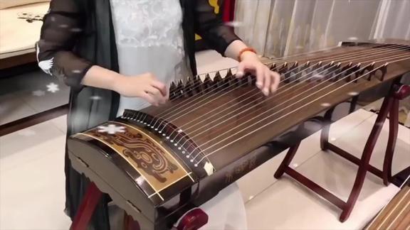 古筝演奏秦时明月插曲琴韵莲心