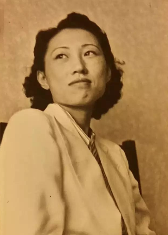 张学良赵四小姐大婚那天,提出的唯一要求,街头手挽手步行_于凤至