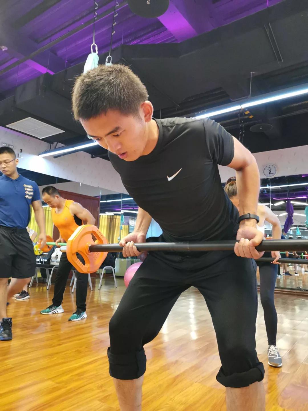 乐体水果趴健身学院学员随记青春无问西东