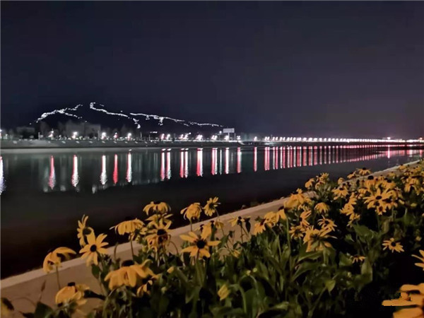 卢氏的夜怎么这么好看