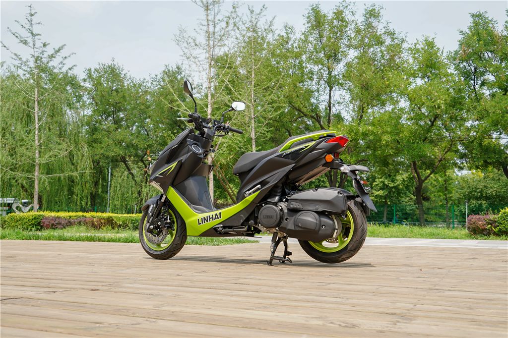 实拍测评一直颇受瞩目的运动踏板车林海power175