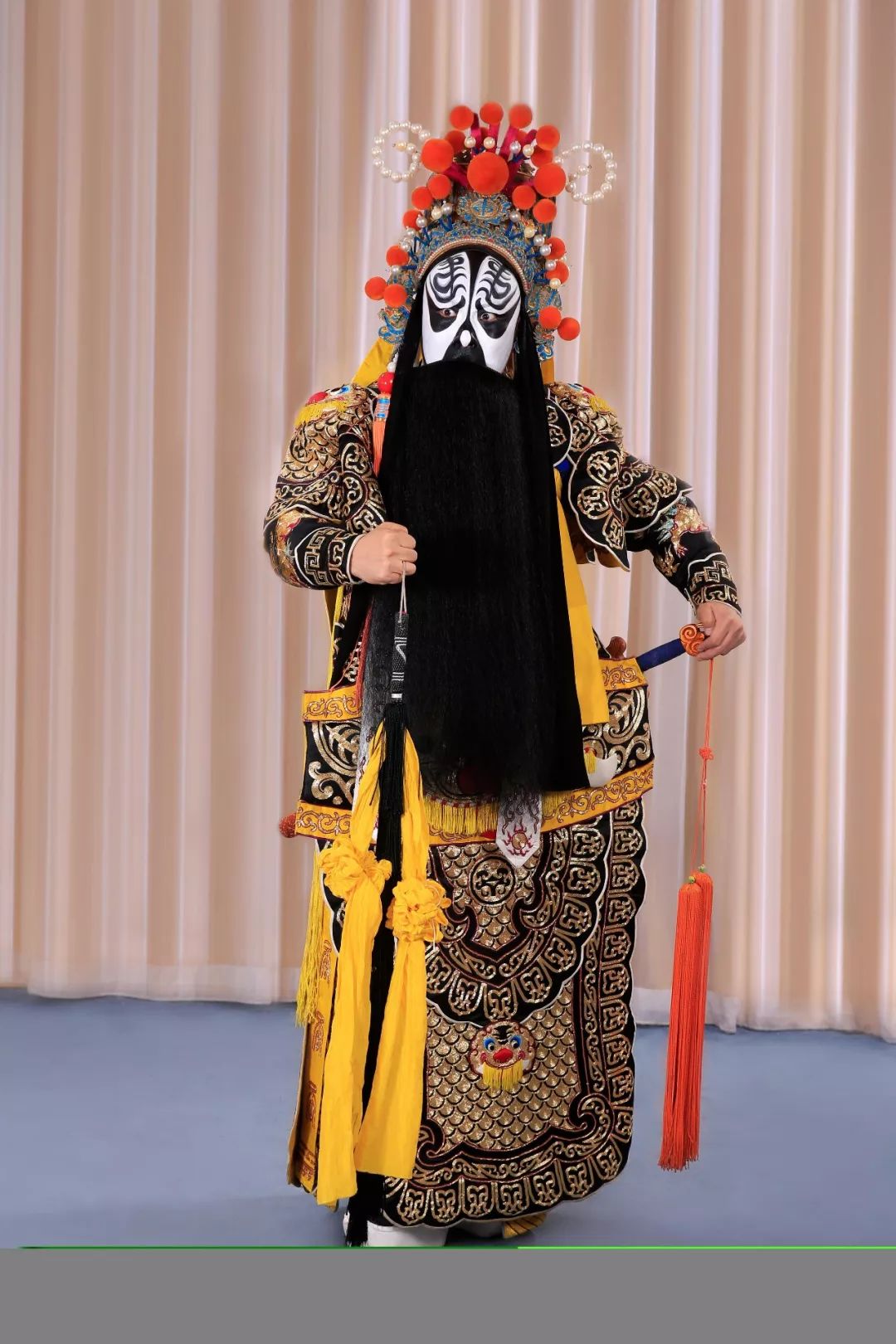 打开艺术之门看表演艺鸣惊人观剧目艺彩纷呈