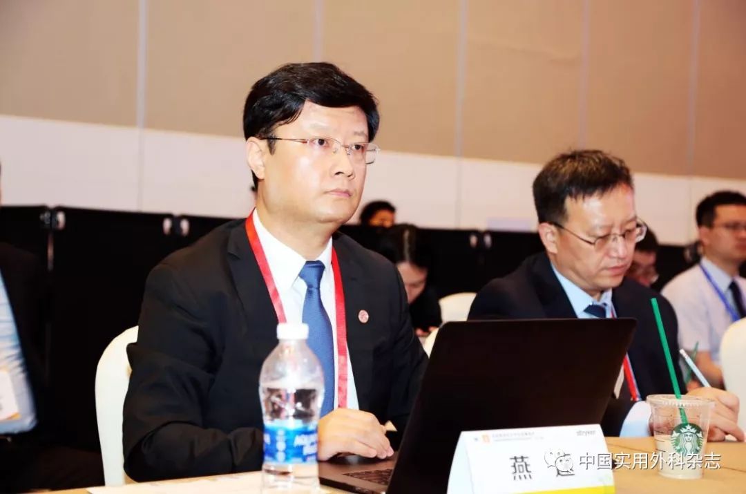 和南昌医科大学第一附属医院胃肠外科主任揭志刚教授主持了有关讨论