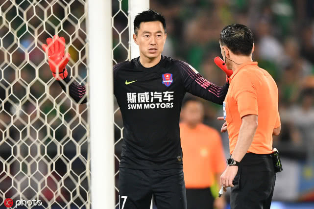重庆主力门将隋维杰被曝下放预备队官方回应身体原因进行轮换
