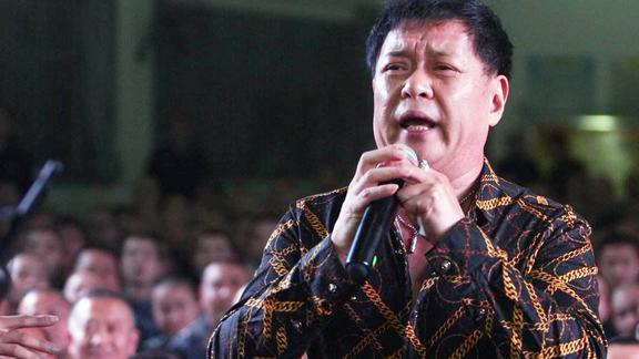 囚歌之王迟志强一首钞票句句现实字字戳心唱的真好