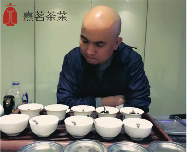 福建乌龙茶的品饮十分讲究,田艺衡在《煮茶小品》