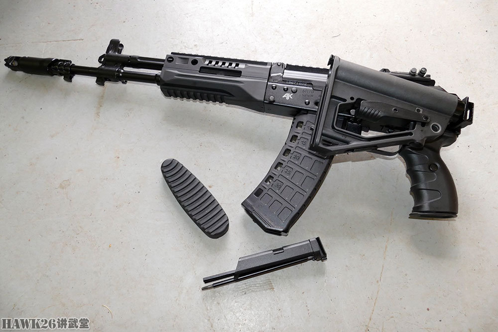 ak-12表演"金鸡独立"俄罗斯军队新一代步枪平衡性令人称赞