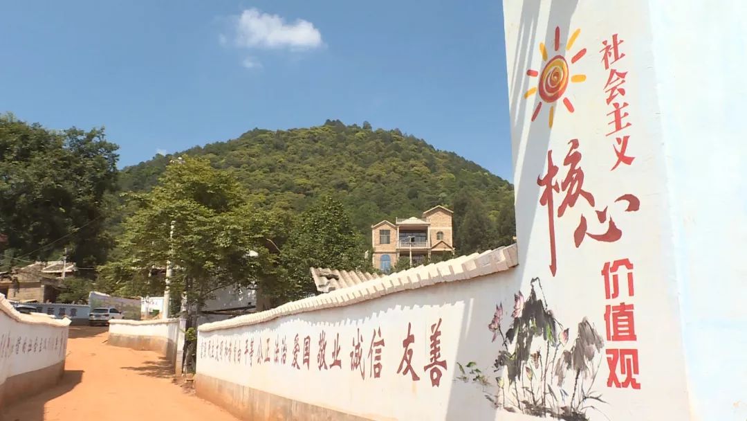 丘北县锦屏镇瓦窖冲村的美丽"大变身"