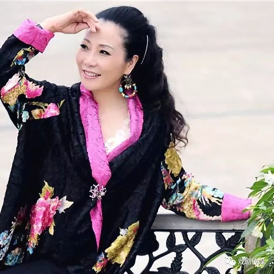 欣赏歌曲乡音乡情演唱汪琦