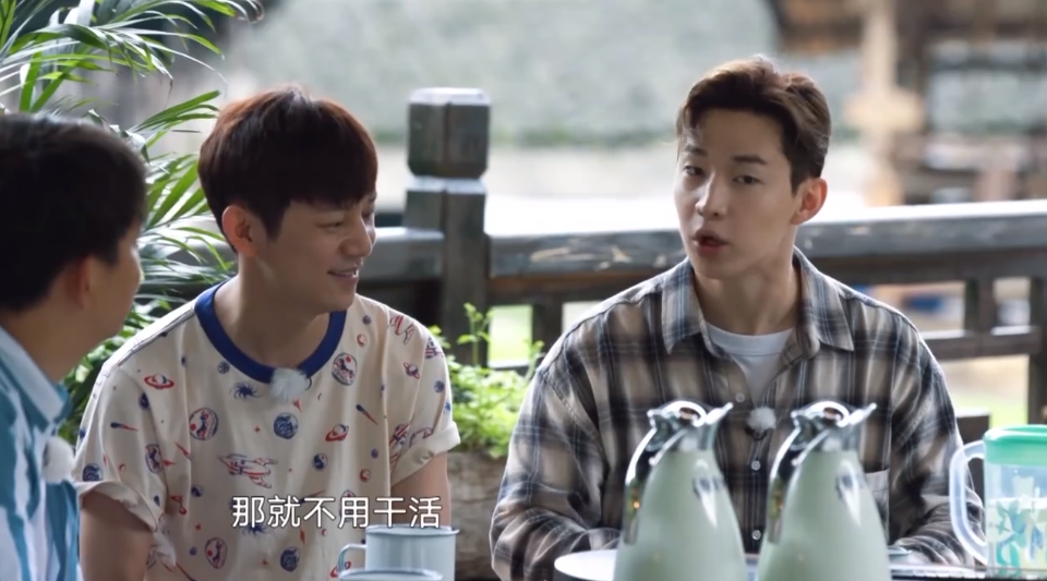 原创黄磊要辟谷饿一天,刘宪华以为也不用干活,黄磊:饭不吃活得干