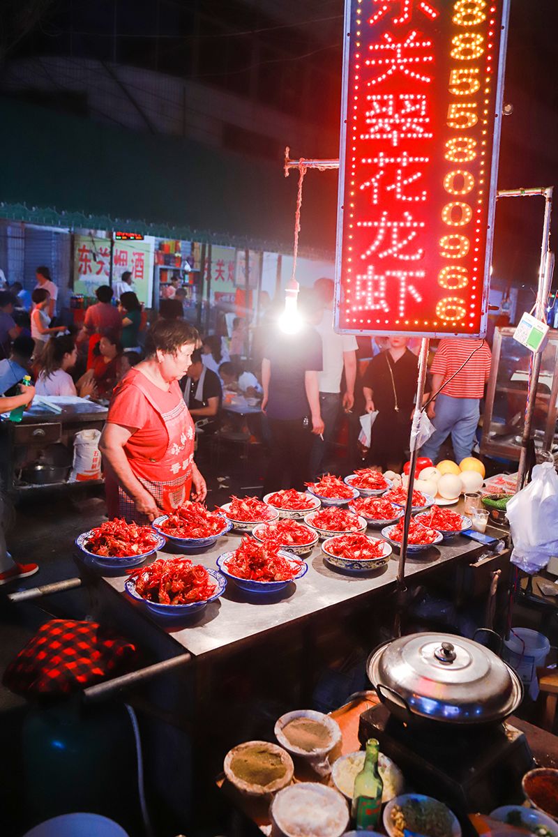 东关夜市的市井人生,藏着阜阳人的夜宵江湖