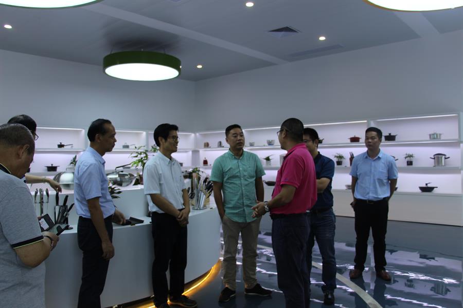 顺德区大良经济线考察团到新成工业园参观考察