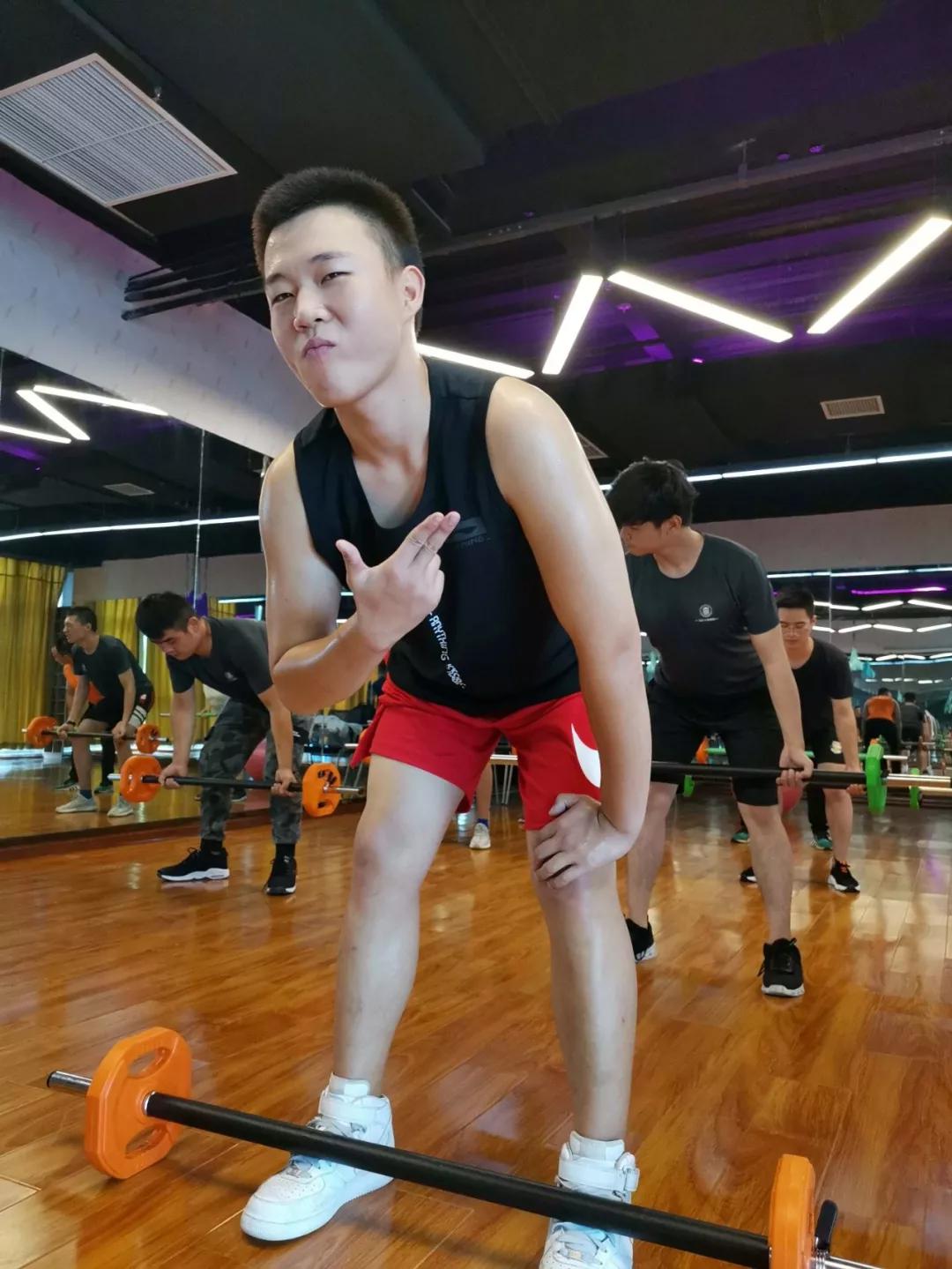 乐体水果趴健身学院学员随记青春无问西东