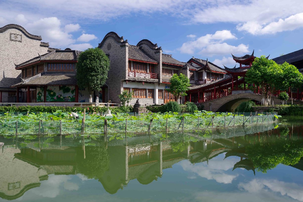 最失落的景点,投资约20亿,占地220亩,现商铺关门游人寥寥_省会成都市