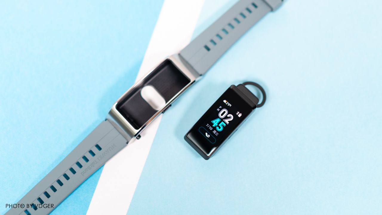 原创时尚与实用兼得华为手环b5运动版体验铅石青配色很独特