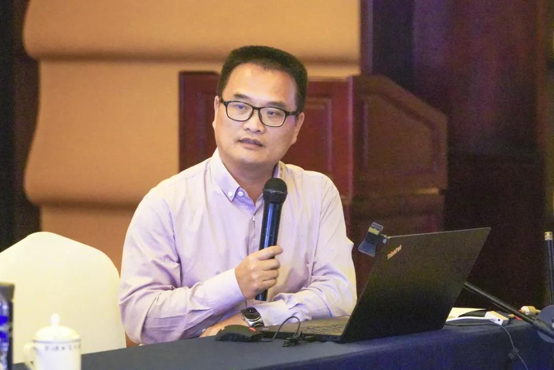 许益权校长:让学校更温暖,让学生更自然曾义荣校长