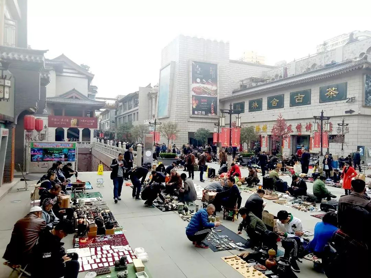 今日大唐西市,有著商戶雲集的大唐西市古玩城,異域風情濃厚的絲綢之路