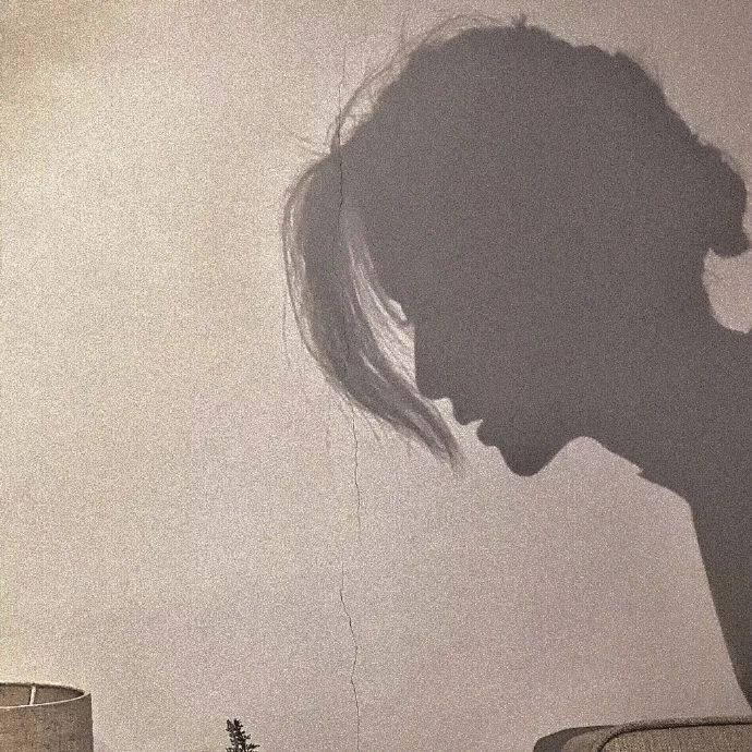 巫哲《飞来横犬》更多高清壁纸头像,背景图,可