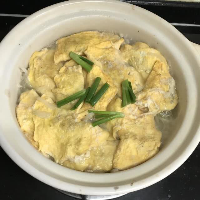 客家蛋角萝卜煲,客家菜中一张漂亮的名片_备用