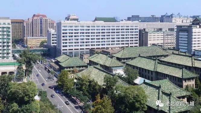 菲勒出资购买协和医学堂全部产业,改称协和医学院,同时购得位于帅府园