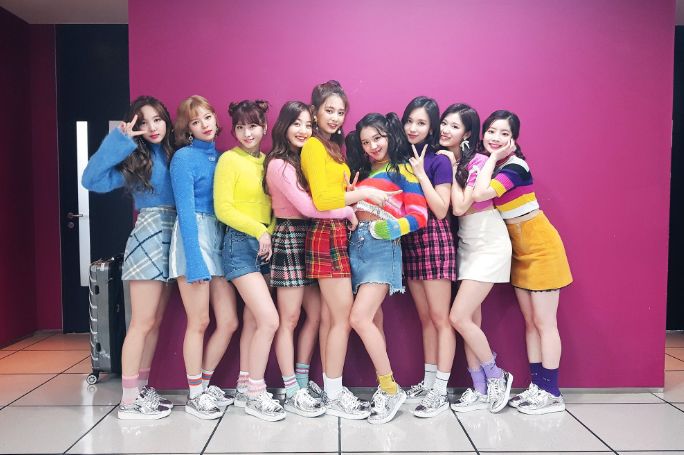 "杀人行程"累垮?女团idol缺席舞台,成员含泪喊话:永远是9人