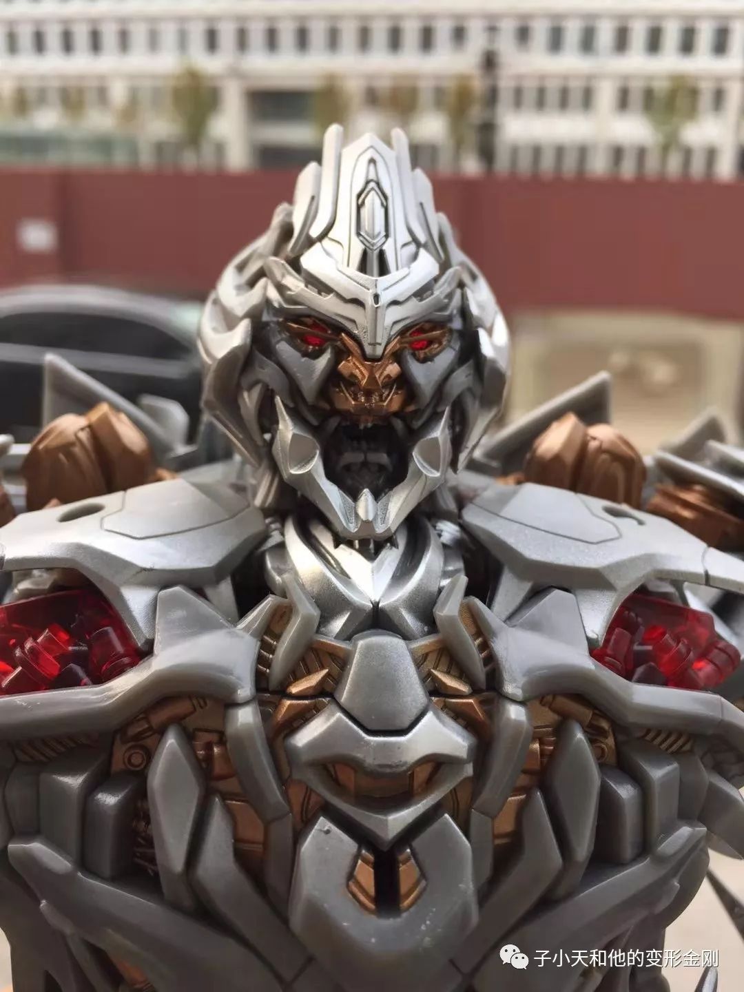 【评玩具】子小天:硕函测评《变形金刚 mpm08 电影威震天,12年后,你