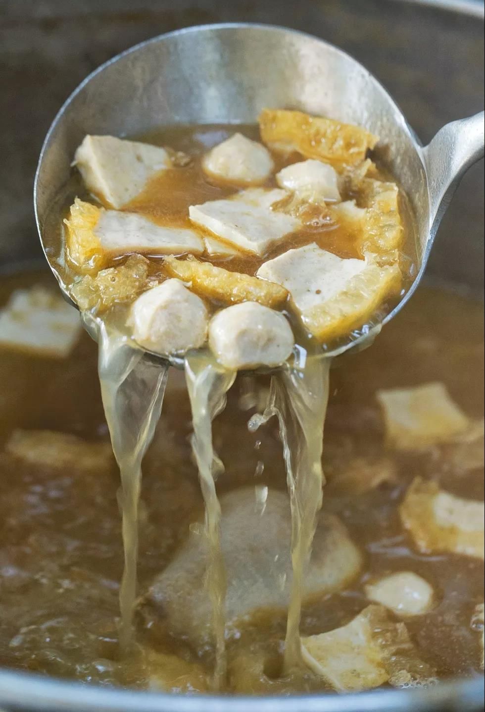 这家横沥汤粉店自04年至今从未收过档一天卖2000碗