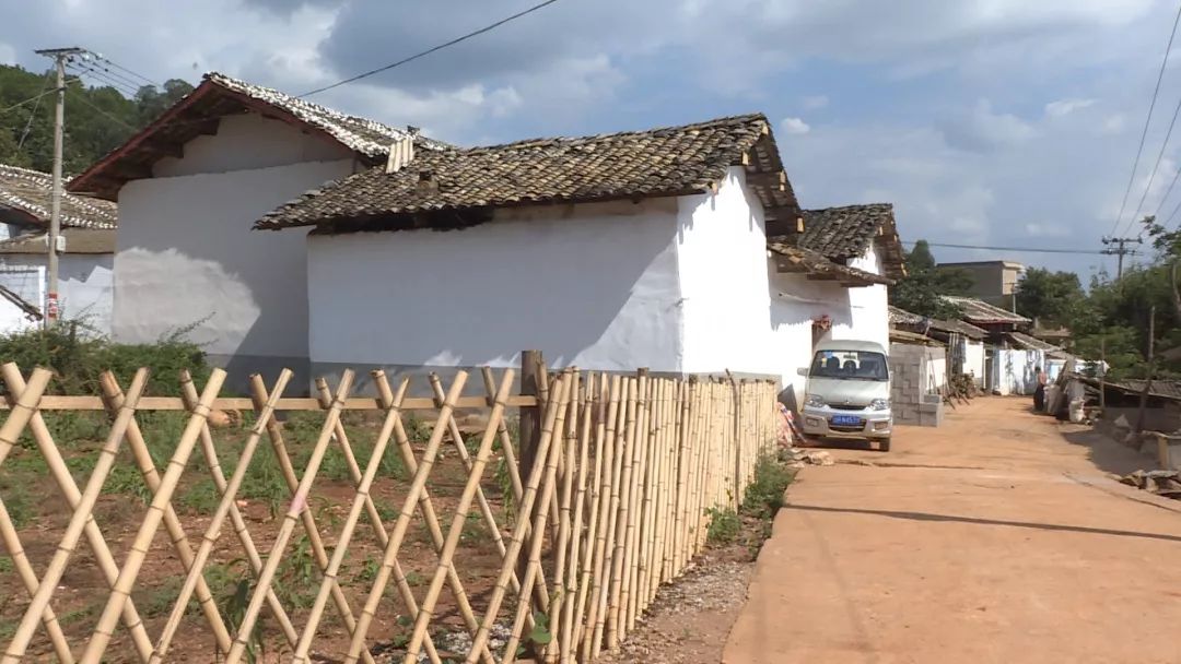 丘北县锦屏镇瓦窖冲村的美丽"大变身"