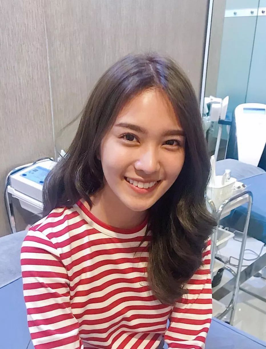 ferny nopjira 的 ins而我们的菇凉们,却经常抱怨夏天使人汗涔涔的