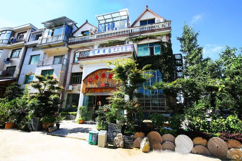 凭借着旅游景区,农家乐,民俗节庆,非遗文化等特色资源,乌石旅游风情