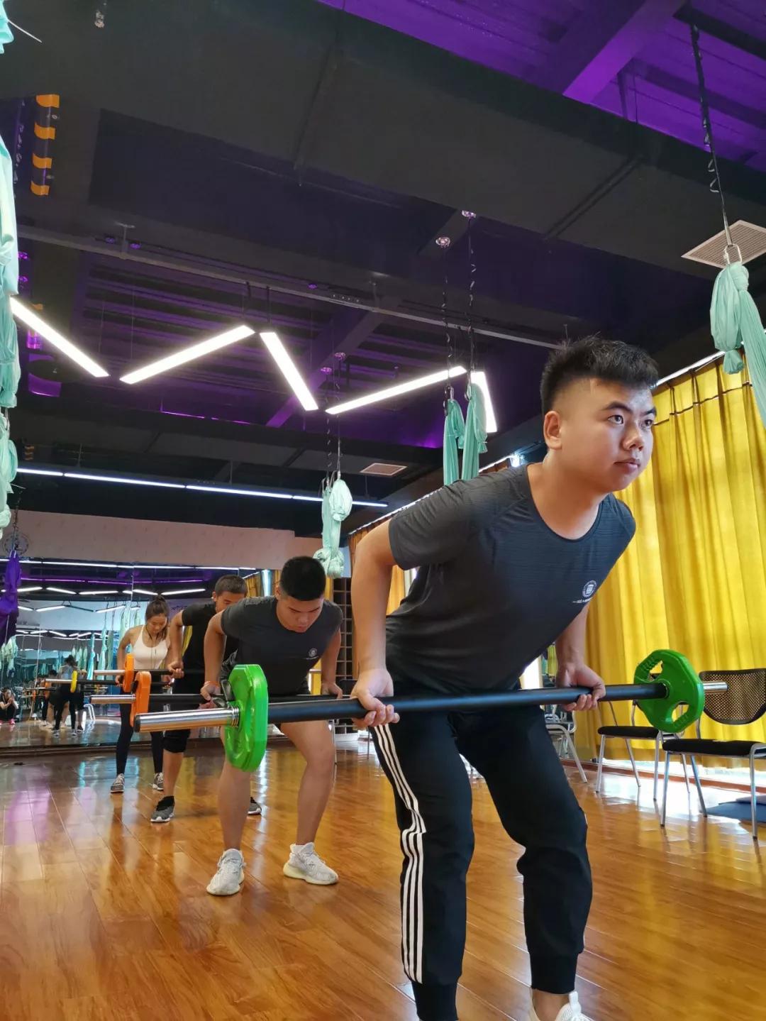 乐体水果趴健身学院学员随记青春无问西东