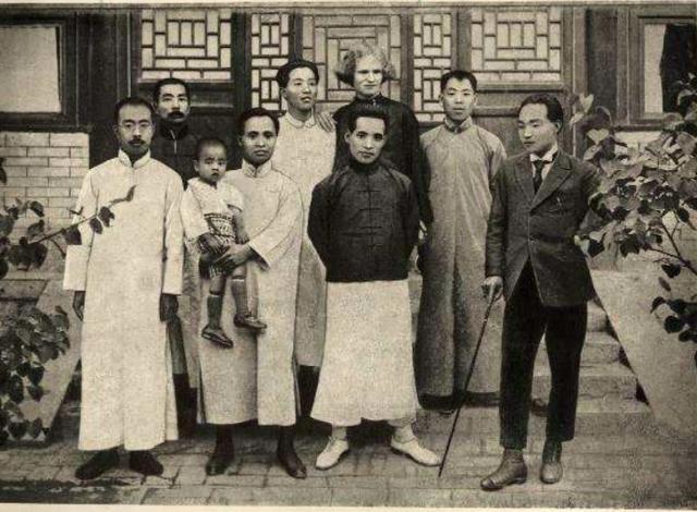 原创鲁迅和周作人周建人的情感纠葛为何闹得满城风雨