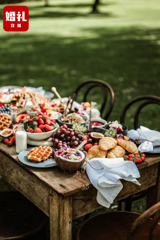 户外婚礼餐饮讲究这么多?和国际餐饮大神聊聊怎么给选室外美食_宾客