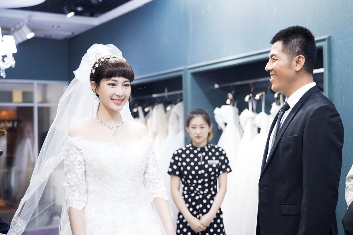 甘婷婷婚纱剧照引热议复古造型甜蜜升级