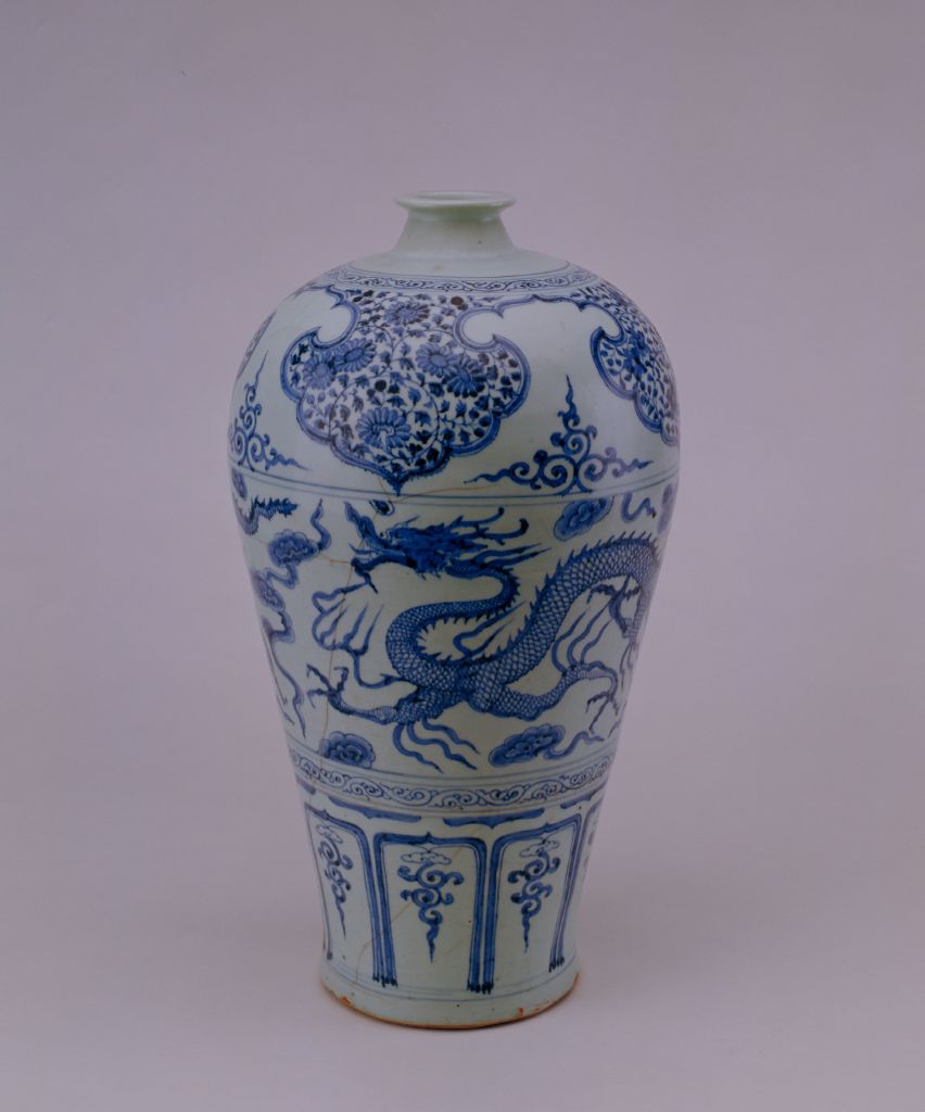青花色泽浓艳亮丽,是传世的元代青花瓷器中少见的佳作.