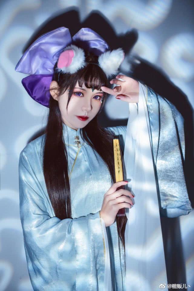 cos正片京剧猫身宗小青折扇轻摇难掩夺目容颜