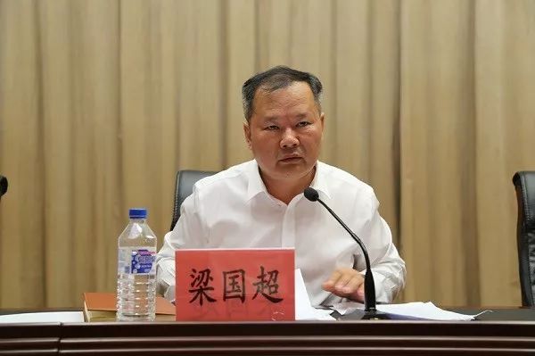 会上,郑玉辉代表巡察组全面反馈了巡察长春市教育局党组的情况,客观