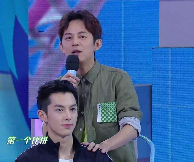 何炅的好人缘是看人下菜碟?黄磊一句点评,暗示了他真实的一面_节目