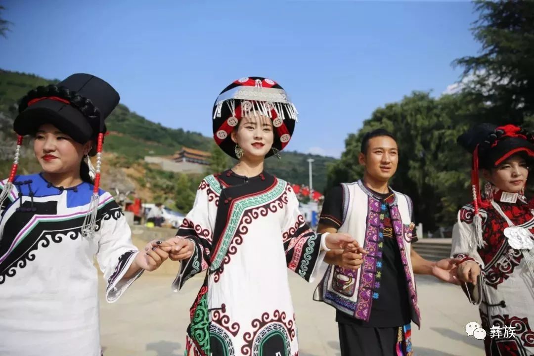 彝人老家昭通喊你回去过火把节