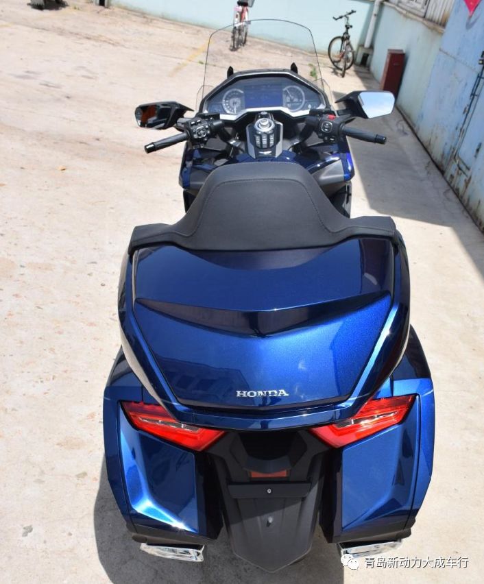 【到货信息】本田金翼手动挡蓝色,f6b自动挡灰色限量到货!