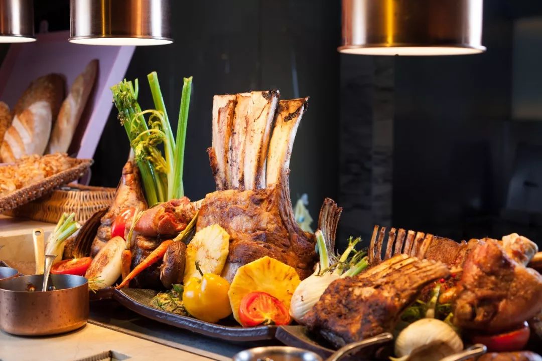 上海新天地朗廷酒店凯旋餐厅享国际美食度惬意仲夏